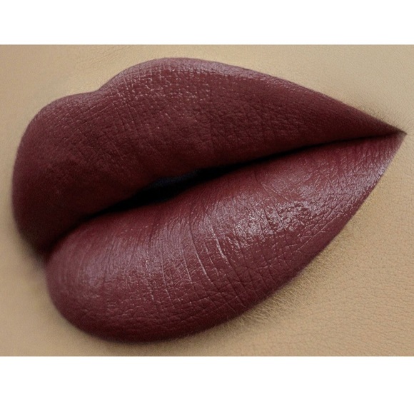 Kylie Cosmetics Other - kylie cosmetics poison berry lip kit